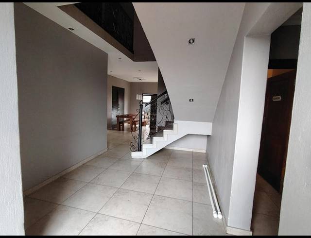 4 BEDROOM HOUSE FOR SALE IN PIERRE VAN RYNEVELD